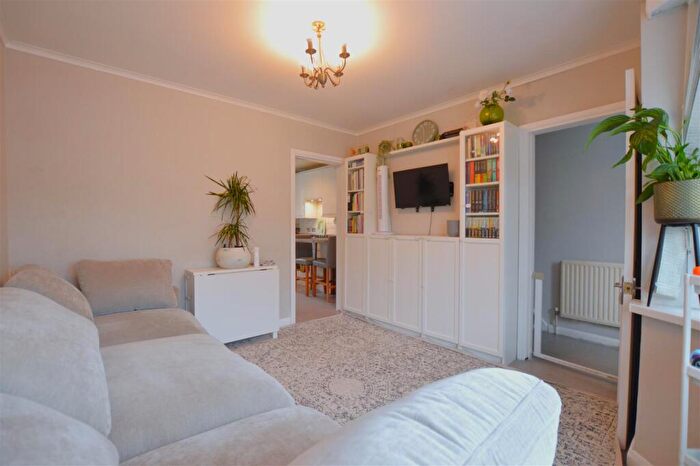 3 Bedroom Terraced House For Sale In Salt Hill Way, Slough, SL1