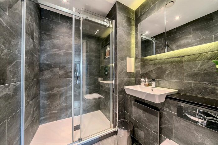 2 Bedroom Flat For Sale In Cardigan Road, London, E3