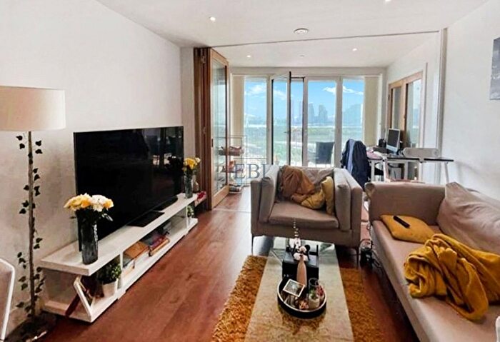 1 Bedroom Flat To Rent In Gateway Tower, Western Gateway, E16