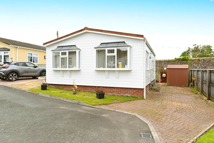 2 Bedroom Park Home For Sale In Cunninghamhead Estate, Cunninghamhead, Kilmarnock, KA3