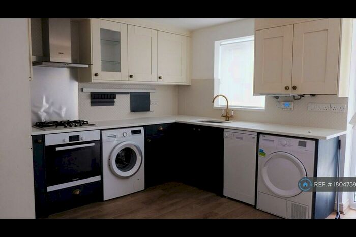 5 Bedroom Terraced House To Rent In Winery Lane, Kingston Upon Thames, KT1