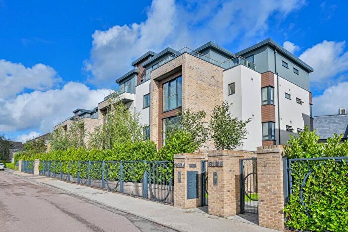 3 Bedroom Penthouse For Sale In Coleman Court, Holders Hill, London, NW4