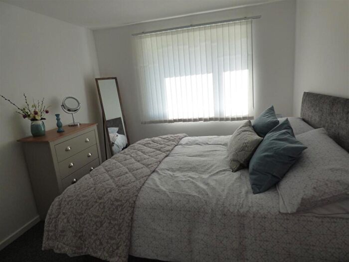 2 Bedroom Flat To Rent In Lichfield Close, Kingston Park, NE3