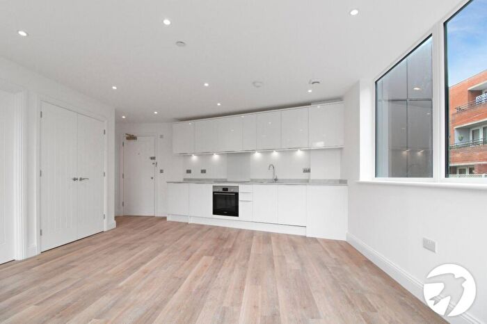 1 Bedroom Flat To Rent In New Road, Gravesend, Kent, DA11