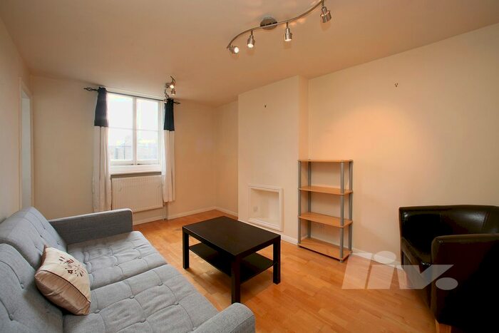 2 Bedroom Flat To Rent In Top Floor Flat, Oakley Square, Mornington Crescent, NW1