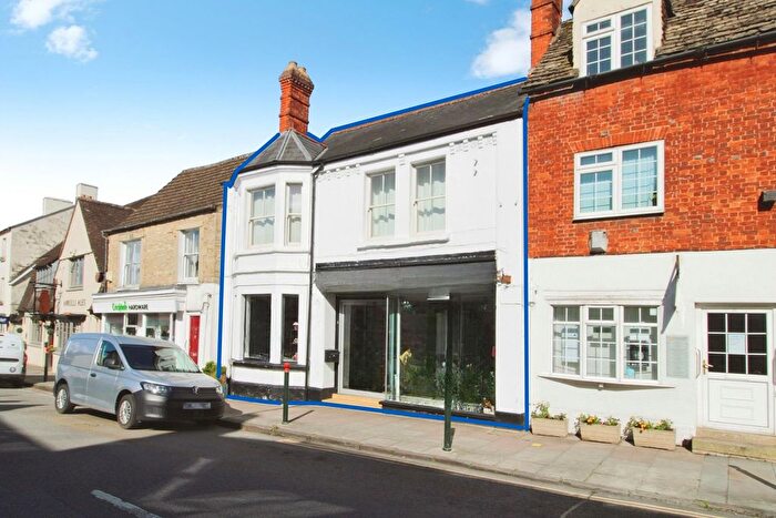 4 Bedroom Property For Sale In High Street, Cricklade, Swindon, SN6