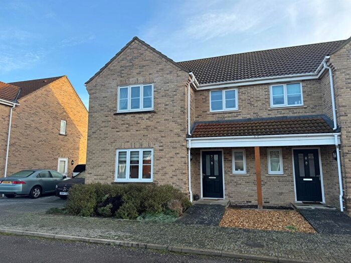 3 Bedroom Semi-Detached House For Sale In Donegal Park, Beck Row, Bury St. Edmunds, IP28