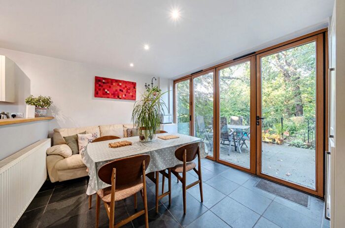 5 Bedroom Detached House For Sale In Cargate Terrace, Aldershot, Hampshire, GU11