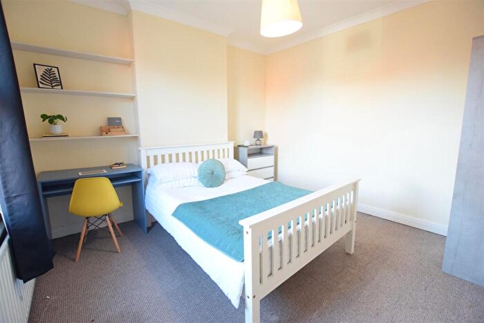 3 Bedroom End Of Terrace House To Rent In Nelthorpe Street - Student House - /, LN5