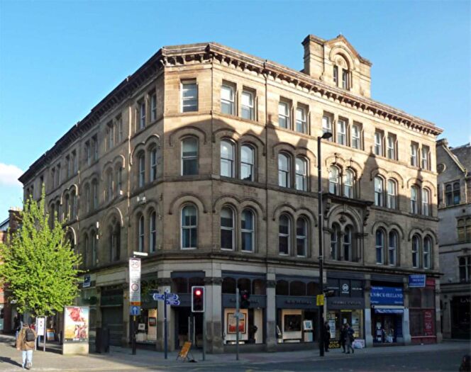 2 Bedroom Apartment To Rent In King St, Manchester, M2