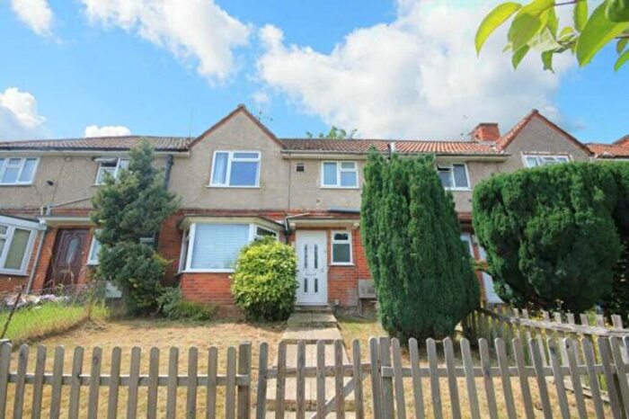 3 Bedroom Terraced House To Rent In Lyndhurst Road, Tilehurst, RG30