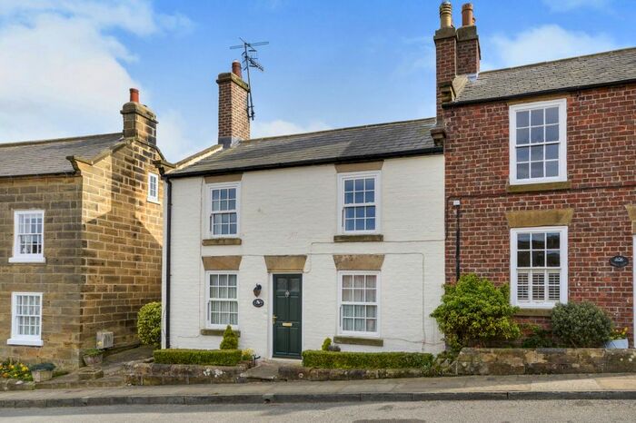 3 Bedroom Semi-Detached House For Sale In Thorpe Bank, Fylingthorpe, Whitby, North Yorkshire YO22