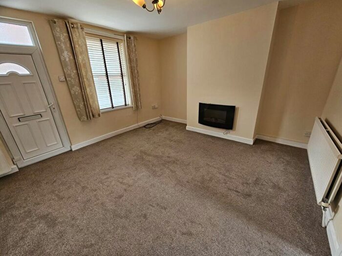 2 Bedroom House To Rent In Manchester Road, Stocksbridge, S36