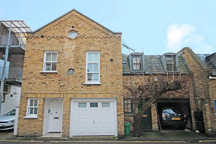 4 Bedroom Flat To Rent In Earls Walk, Earls Walk, W8