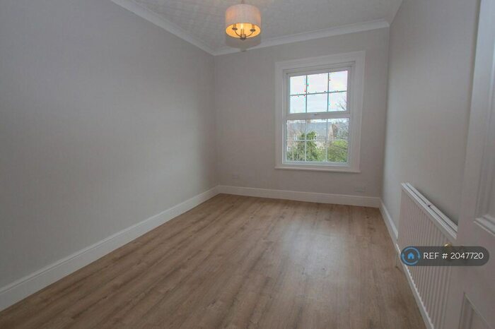 2 Bedroom Flat To Rent In Ashburnham Road, Bedford, MK40