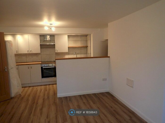 2 Bedroom Flat To Rent In Regency Square, Brighton, BN1