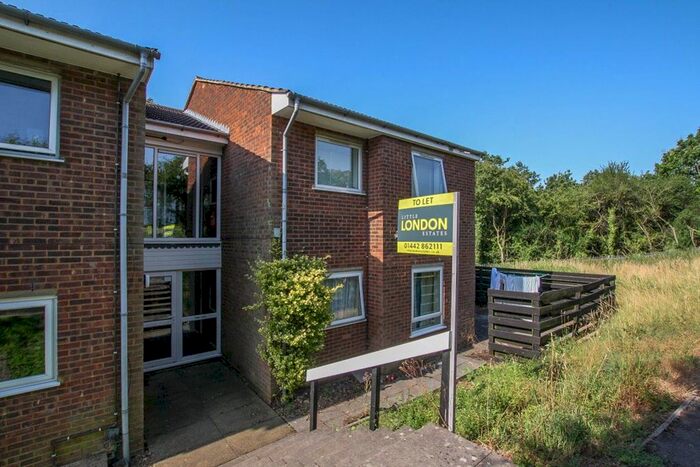 2 Bedroom Flat To Rent In Chiltern Park Avenue, Berkhamsted, HP4