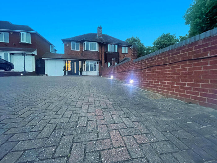 4 Bedroom Semi Detached House For Sale In Walsall Road, Birmingham, B42