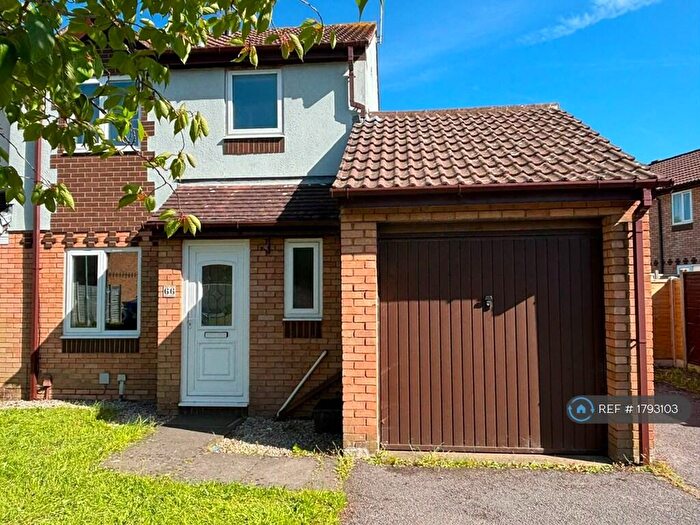 3 Bedroom Terraced House To Rent In Stanley Mead, Bristol, BS32