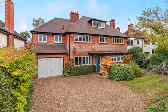 5 Bedroom Detached House For Sale In Coombe Rise, Shenfield, CM15