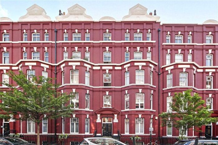 3 Bedroom Flat To Rent In Oxford & Cambridge Mansions, Marylebone, NW1