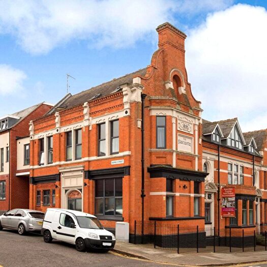 3 Bedroom Apartment To Rent In Burns Street, Leicester, LE2