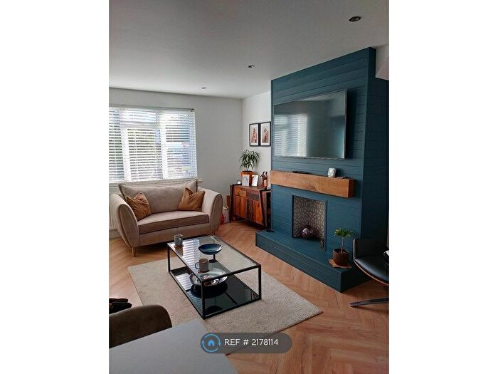 4 Bedroom Semi-Detached House To Rent In Queensmere, Benfleet, SS7