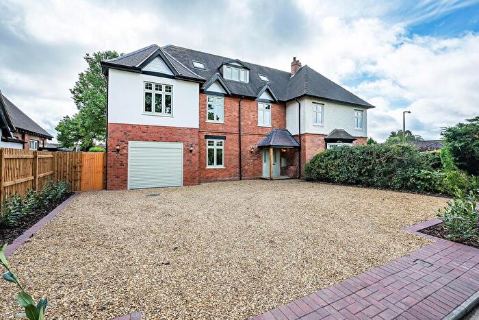 5 Bedroom Semi-Detached House For Sale In Station Road, Balsall Common, CV7