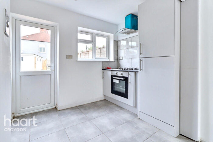 3 Bedroom Terraced House For Sale In Rosedene Avenue, Croydon, CR0
