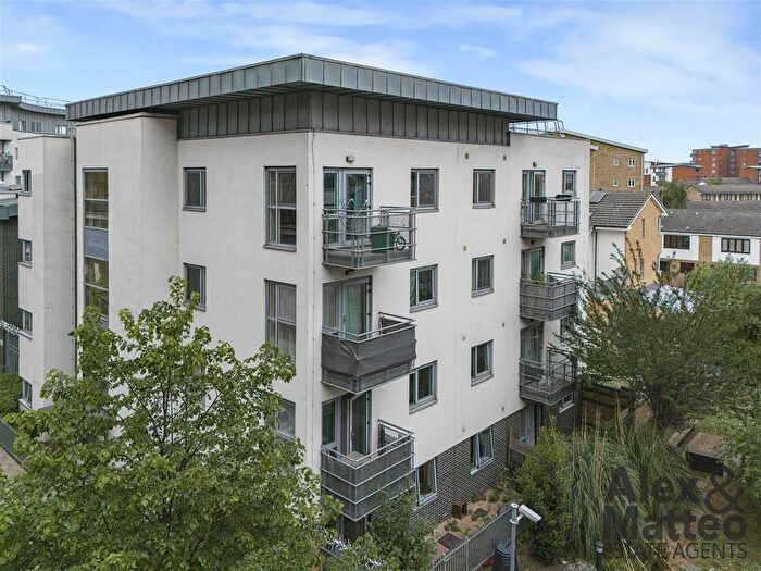 2 Bedroom Flat For Sale In Silwood Street, Bermondsey, SE16