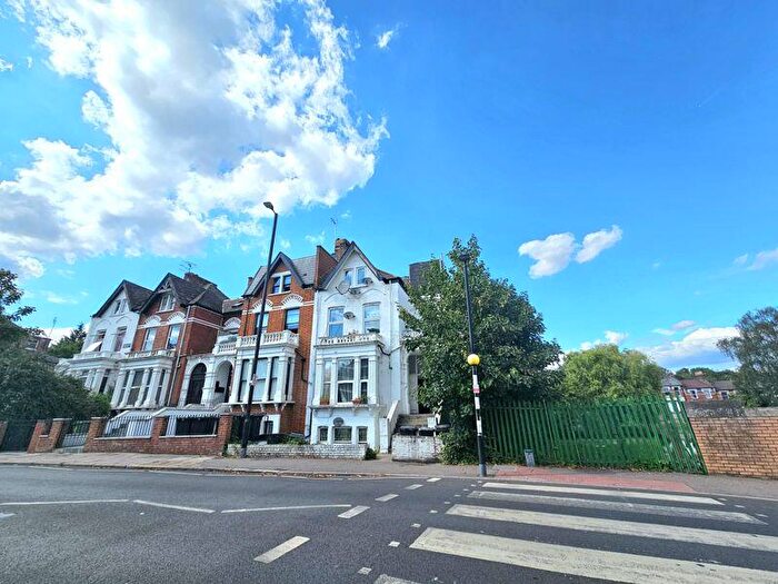 2 Bedroom Flat To Rent In Endymion Road, N4