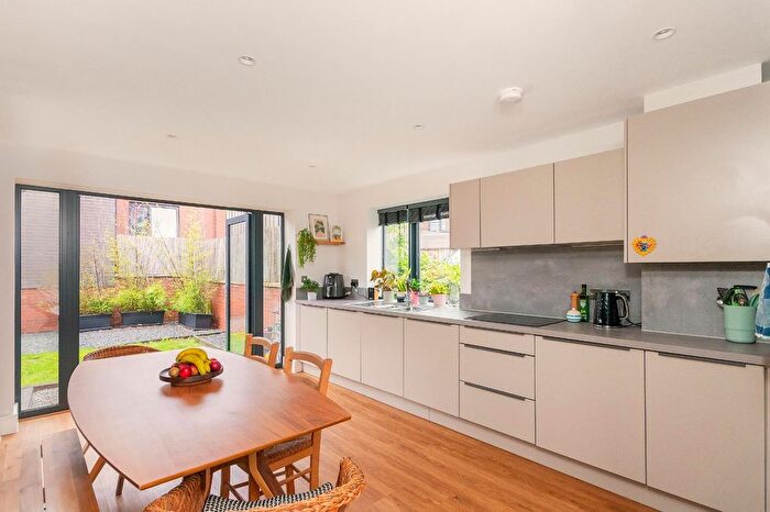 3 Bedroom Semi-Detached House For Sale In Packers Way, Greenbank, BS5