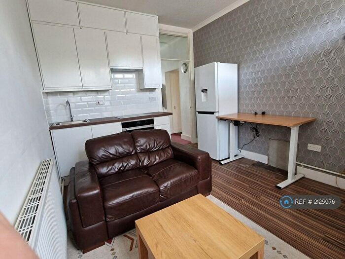 1 Bedroom Semi-Detached House To Rent In ., London, SE18
