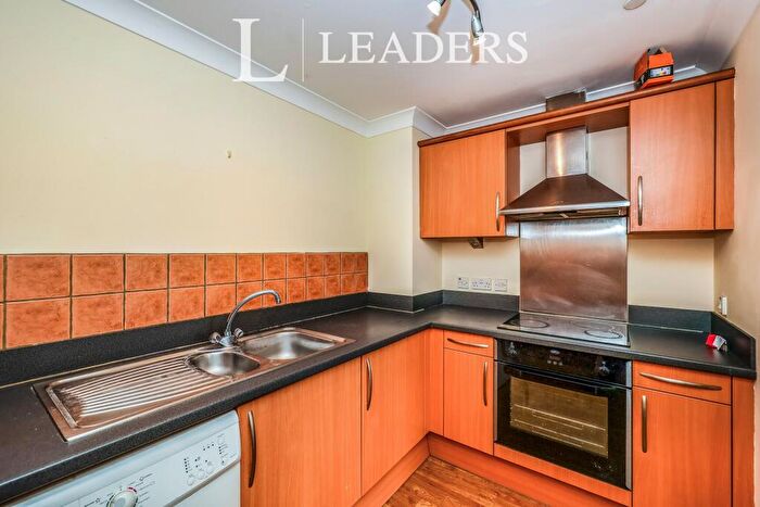 2 Bedroom Flat To Rent In High Street, Portsmouth, PO6