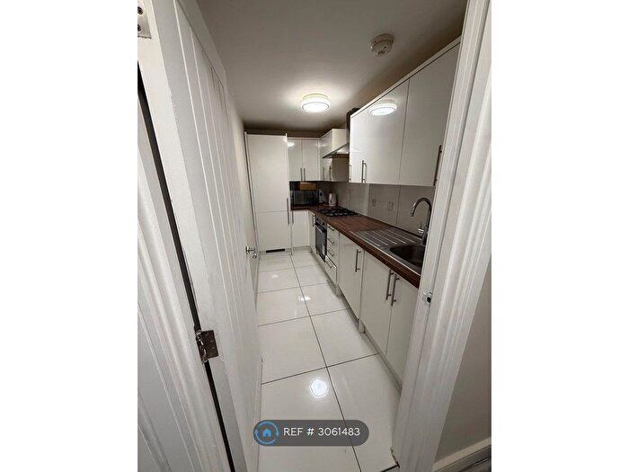 1 Bedroom Flat To Rent In High Street, Grays, RM17
