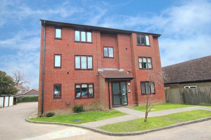 Flat To Rent In Southwick House, East Grinstead, RH19