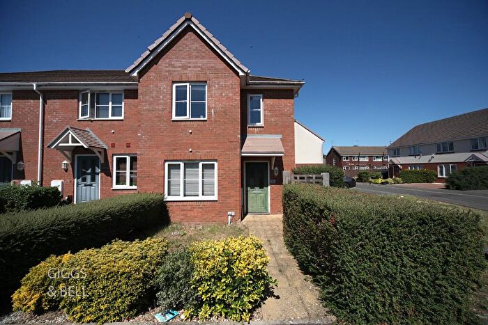 1 Bedroom Ground Maisonette For Sale In Verde Close, Luton, Bedfordshire, LU2