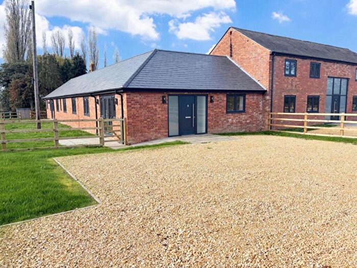 3 Bedroom Barn Conversion For Sale In Rectory Farm, Walgrave, NN6