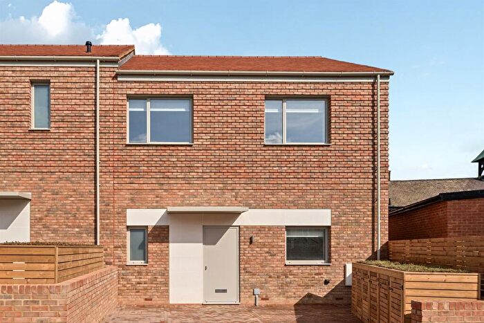4 Bedroom End Of Terrace House For Sale In Burlington Place, East Barnet Village, London, EN4