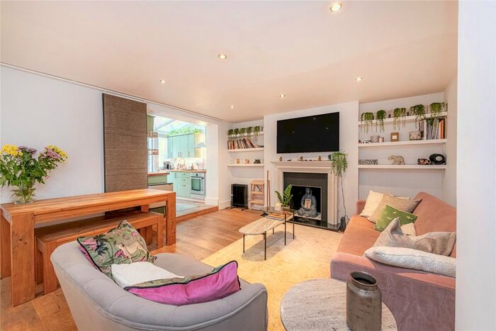 1 Bedroom Flat For Sale In Ladbroke Grove, London, W10