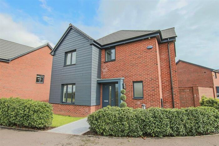 4 Bedroom Detached House To Rent In Hollin Lane, Middleton, Manchester, M24