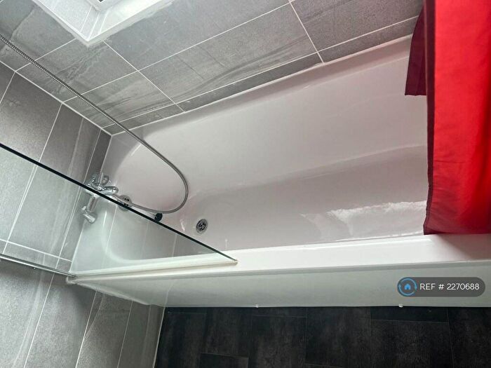 3 Bedroom Semi-Detached House To Rent In Stanfell Road, Leicester, LE2