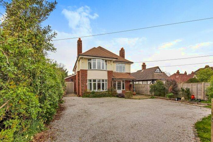 5 Bedroom Detached House To Rent In Avenue Road, Lymington, SO41