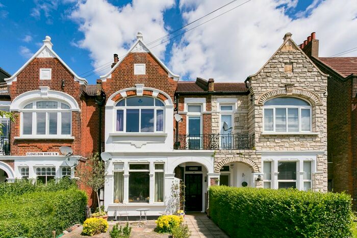 1 Bedroom Flat To Rent In Gleneldon Road, London, SW16