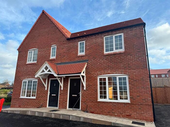 3 Bedroom Semi-Detached House For Sale In Thimble Mill Close (Off Oakley Rd), Shepshed, LE12