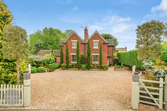 6 Bedroom Detached House For Sale In The Locks, Hillmorton, Rugby, CV21