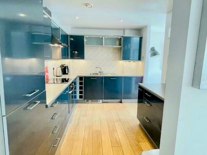 2 Bedroom Apartment To Rent In Windsor, Berkshire, SL4
