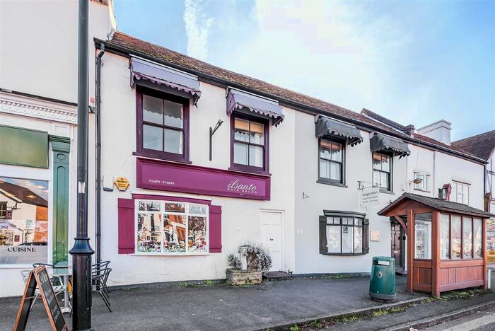 2 Bedroom Flat To Rent In High Street, Ripley, Woking, GU23