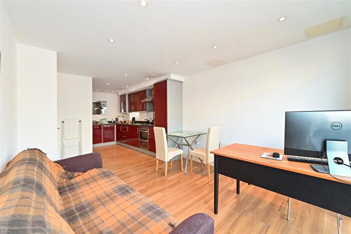 1 Bedroom Apartment To Rent In Vicinity House, Storehouse Mews, E14