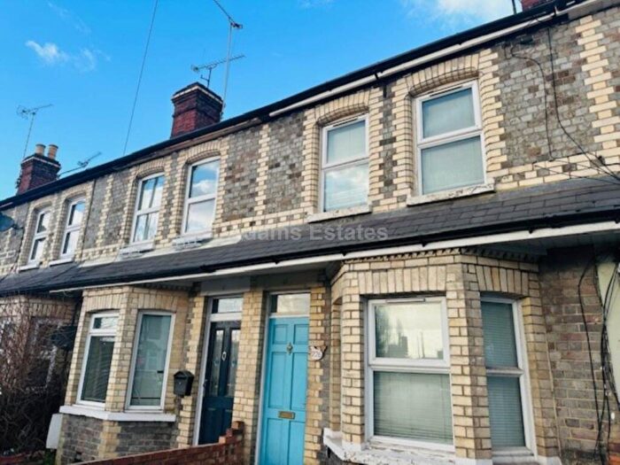 3 Bedroom Terraced House To Rent In Gosbrook Road, Caversham, RG4